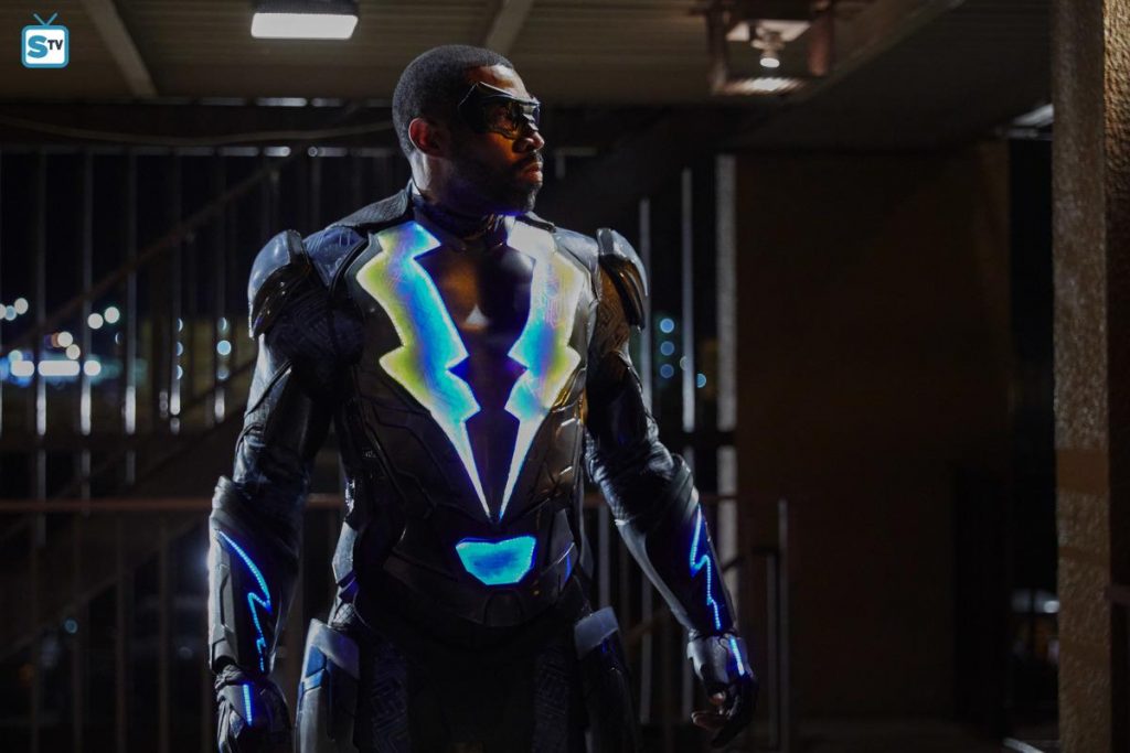 Arrow Black Lightning cross-over